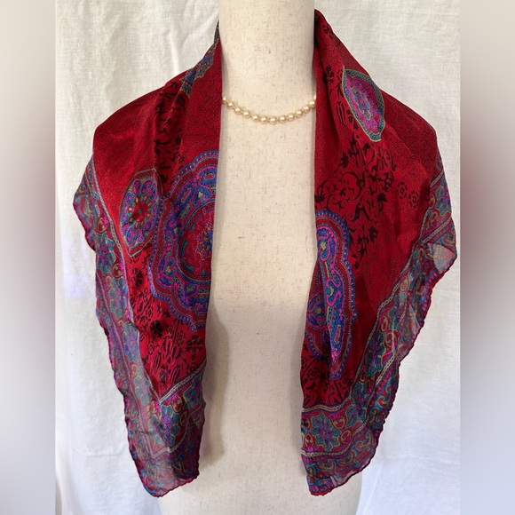 VINTAGE 1980’s Saldarini Square Silk Scarf/Wrap - Picture 3 of 8